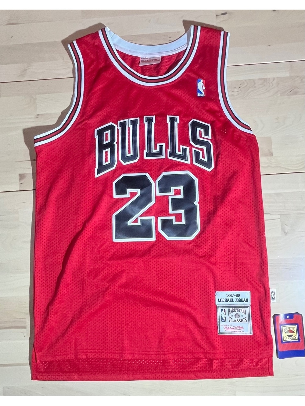 Mitchell & Ness Chicago Bulls 1997-98 Michael Jordan Throwback Jersey